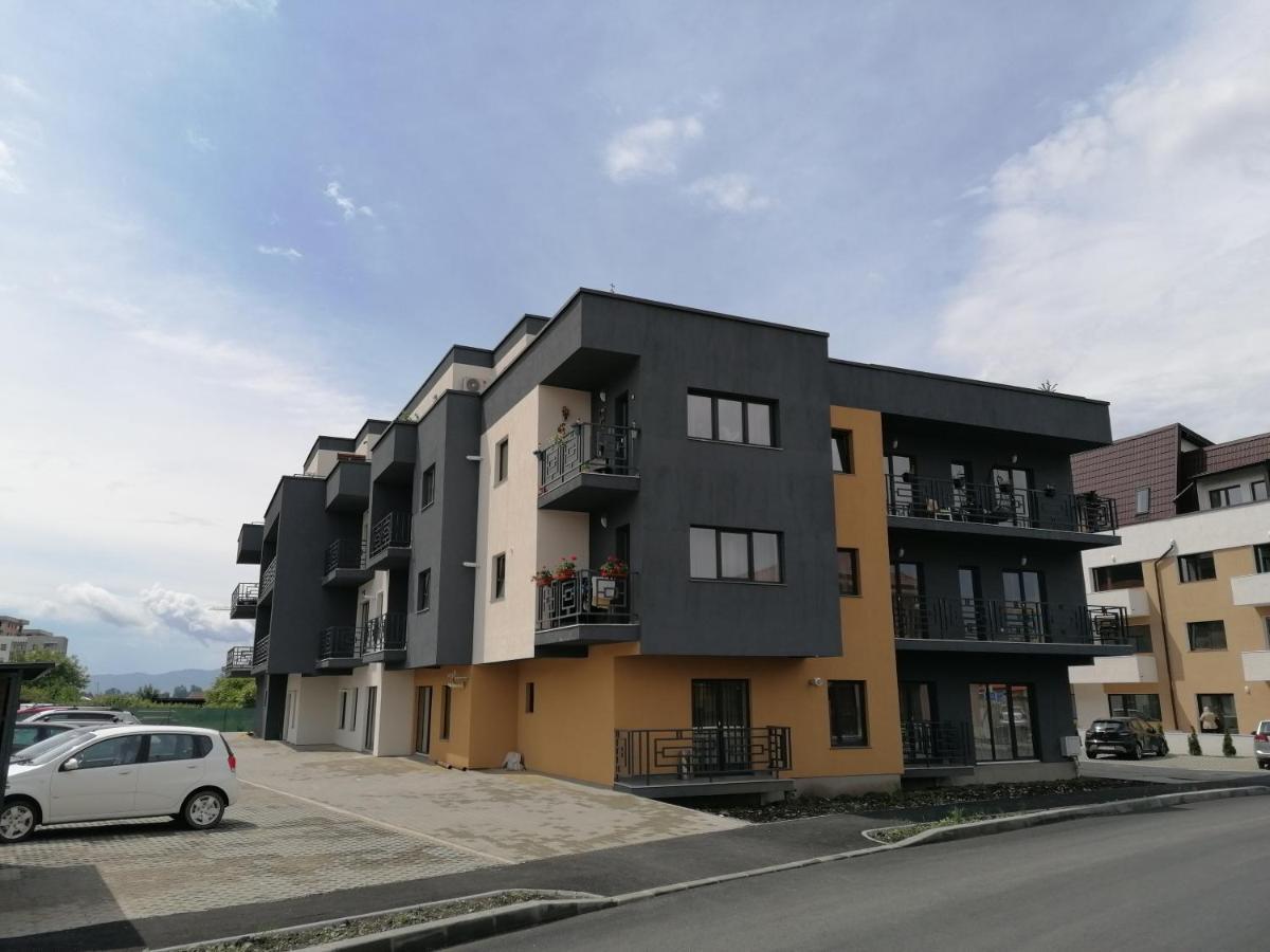 Ama Apartament Cu Terasa 50 Mp & Parcare Brasov Exterior photo